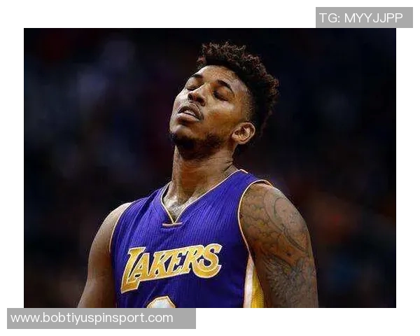 尼克杨谈布克遭遇重演称强行打控卫让人无奈 尼克杨谈布克遭遇重演称强行打控卫让人无奈