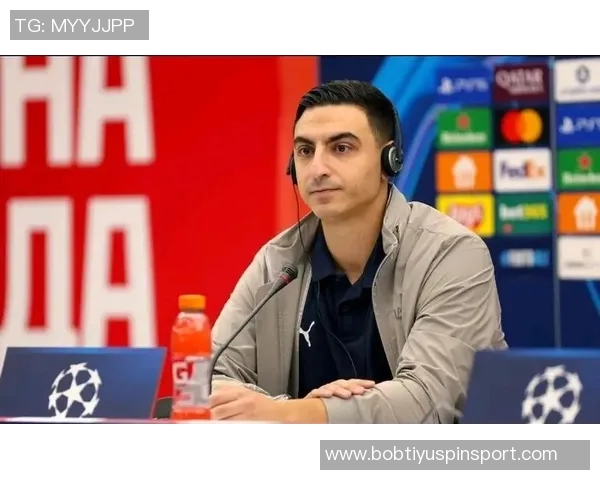 阿拉木图凯拉特门将母亲因年轻外貌走红球迷误以为是姐弟关系